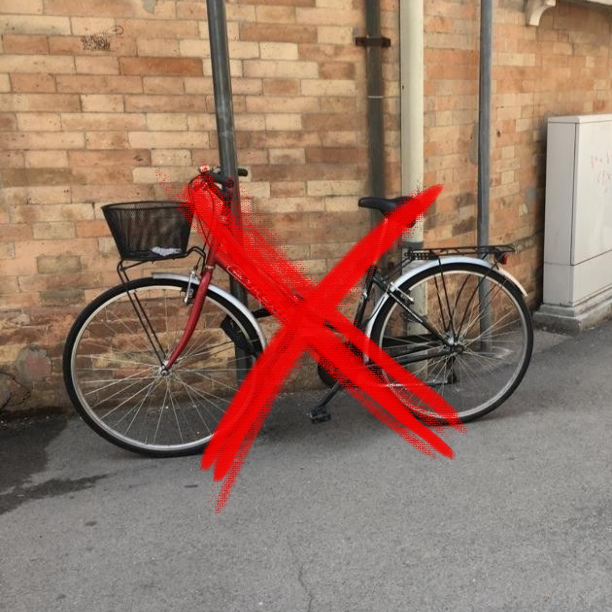 Cagliari, vietato legare le bici ai pali: la Fiab fa ricorso al consiglio di Stato