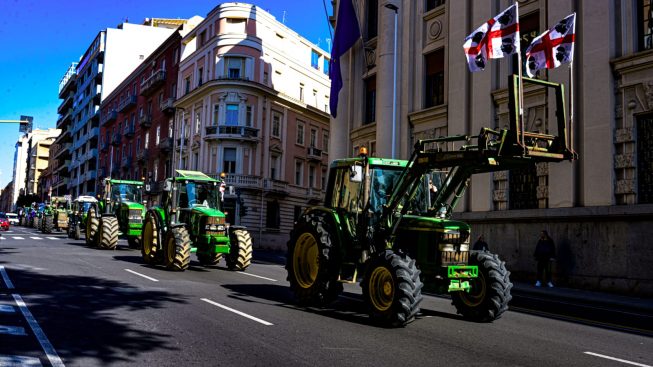 Gli agricoltori furibondi con la Todde: “Dopo un mese non ci ha ancora risposto, siamo pronti a una nuova protesta in Sardegna”