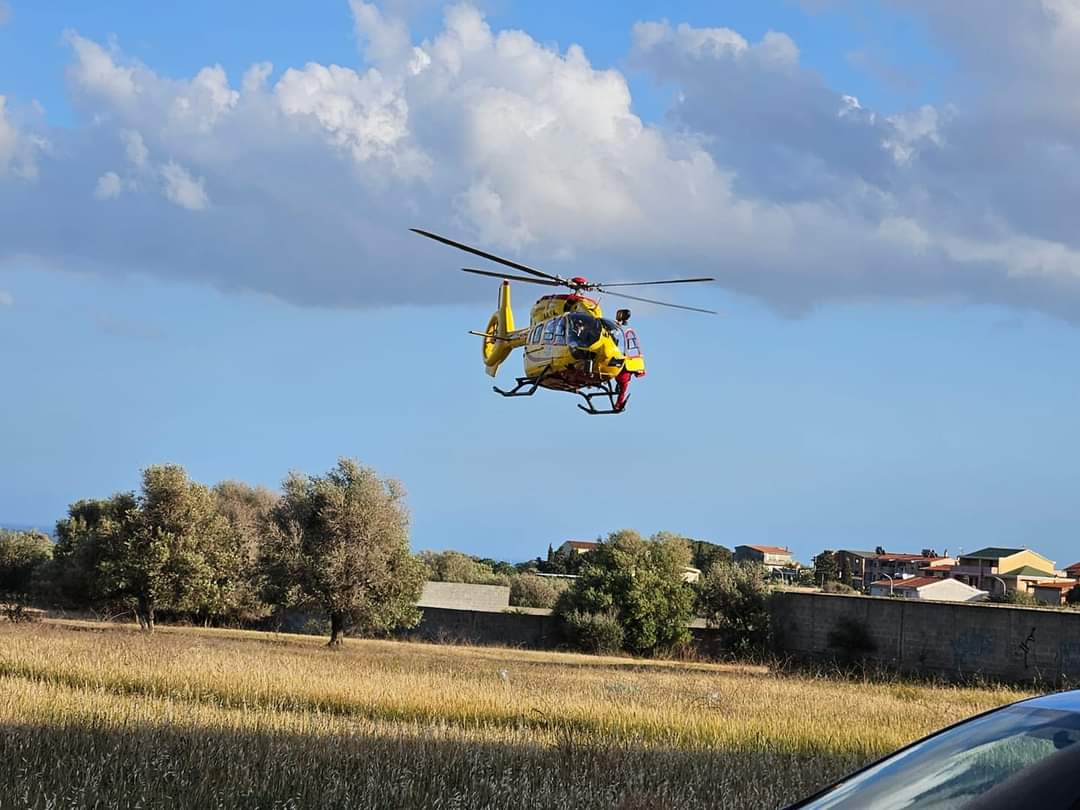 Sinnai, pauroso schianto tra una moto e un Suv: 18enne gravissimo al Brotzu