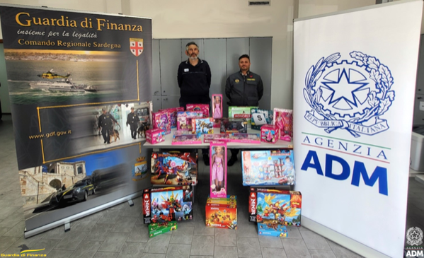 Cagliari, sequestrati 1900 giocattoli contraffatti al Porto canale