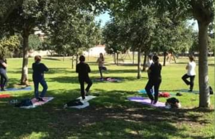 Decimomannu, al parco di Santa Greca yoga di gruppo all’aria aperta