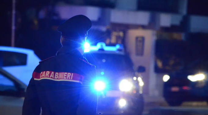 Si schianta con l’auto contro un semaforo a Villacidro, l’acoltest lo incastra: 40enne ubriaco fradicio denunciato