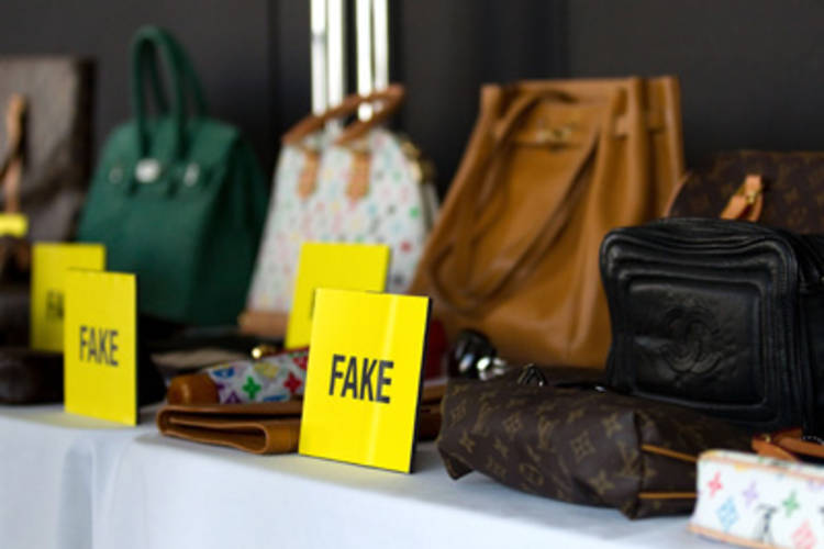 Griffato ma tarocco, dilaga anche in Sardegna l’acquisto di prodotti falsi purché firmati