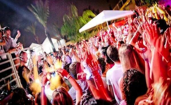 Quartu, party con dj non autorizzati e sicurezza a rischio: nei guai il Tagoo e l’Albachiara