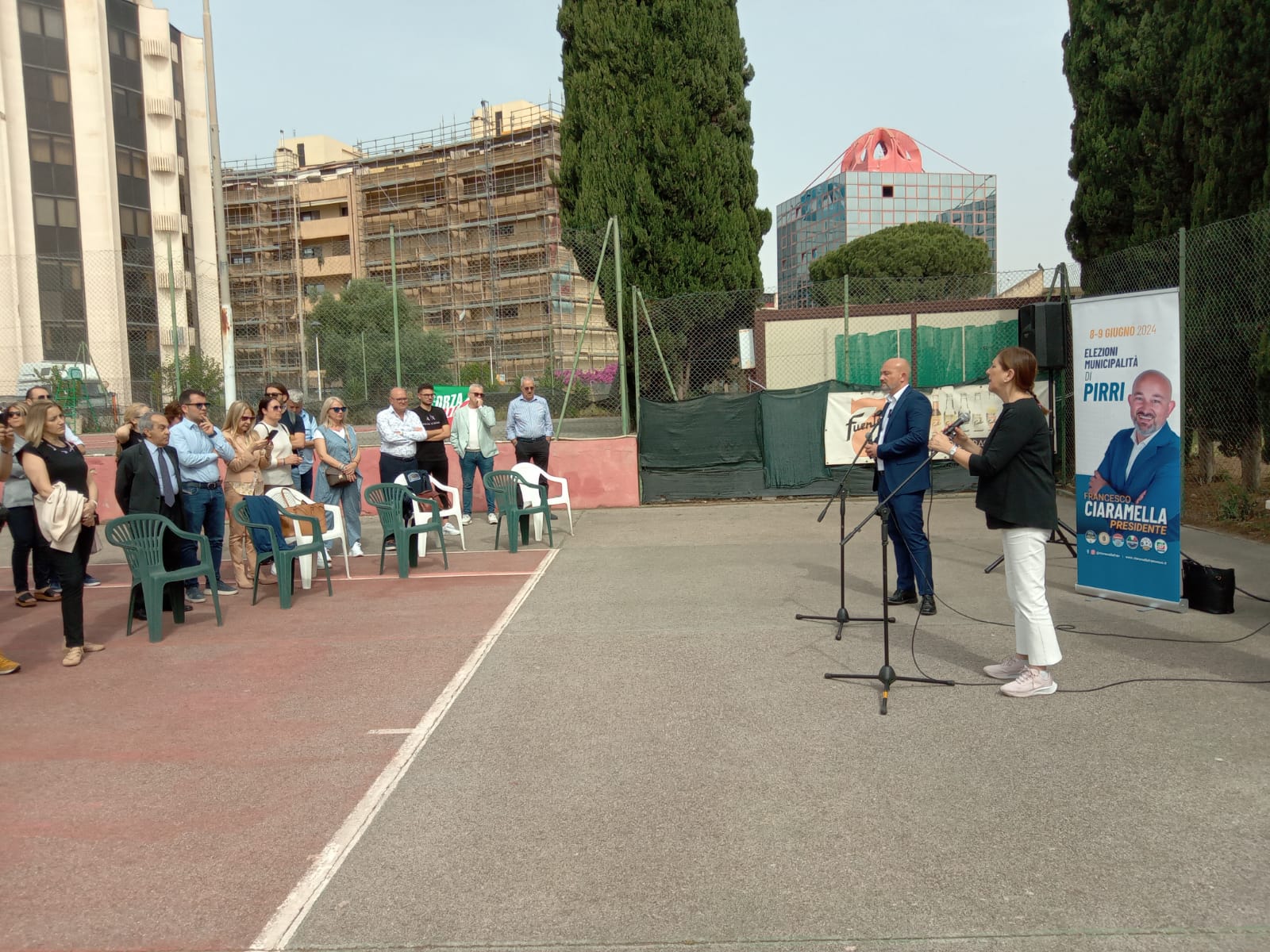 Cagliari, Alessandra Zedda lancia anche la sfida di Pirri: “Partiamo dalla riqualificazione del mercato”