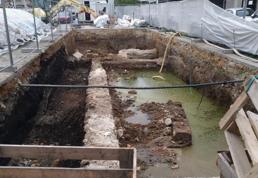 La scoperta archeologica a Cagliari: davanti al Comune spuntano le terme romane