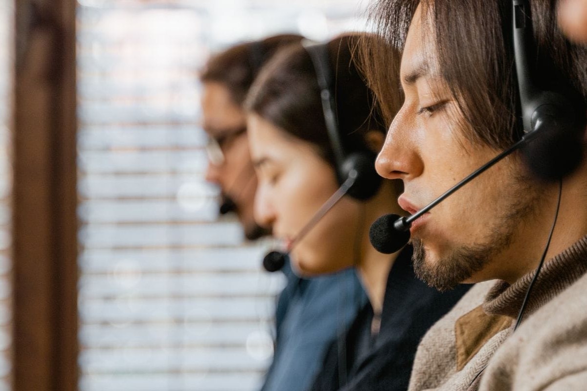 Cagliari, assalti e truffe dei call center: “Cercano di farvi dire ‘sì’ per attivare contratti dell’elettricità”