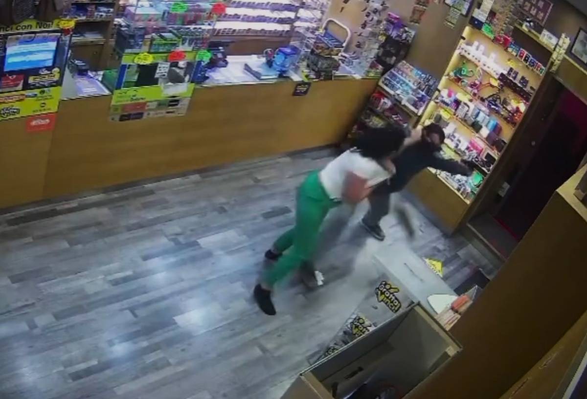 Sassari, arrestato il ladro messo in fuga dalla tabaccaia: è un 39enne pregiudicato