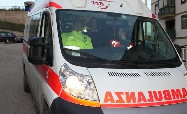 Invasione di corsia sulla SP2 ad Assemini: muore un centauro, ferita una donna