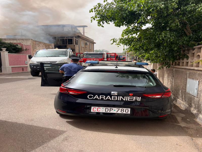 Maracalagonis, un incendio divora una casa: coppia di anziani viva per miracolo