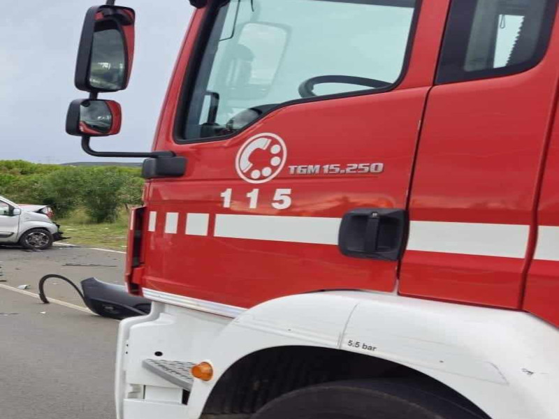 Sangue a Sant’Antioco, schianto frontale tra due auto sul ponte: muore un 50enne