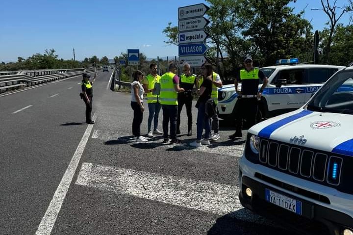 Basta sangue nell’incrocio della morte di Decimomannu: “Limite di velocità a 50 km orari e un autovelox”
