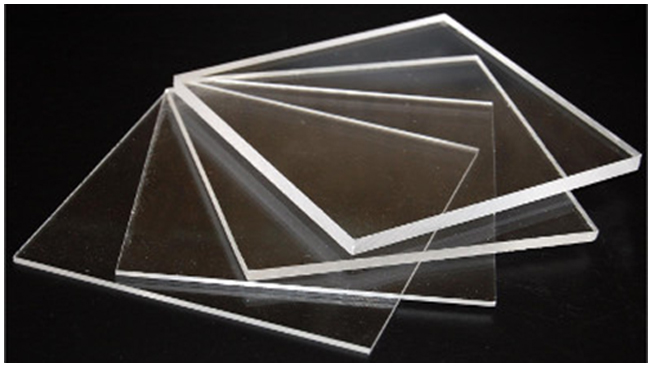 I consigli di Neon Europa: il plexiglas per lastre di sicurezza, arredo e parabrezza nautica