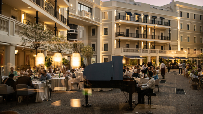 EUPHORIADINNER SHOW, Cena spettacolo sotto le stelle a Palazzo Doglio