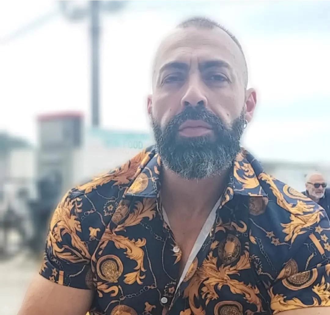 Cagliari in lacrime per Fabio Piga, il “gigante buono” ucciso a coltellate al Donegal da un 19enne