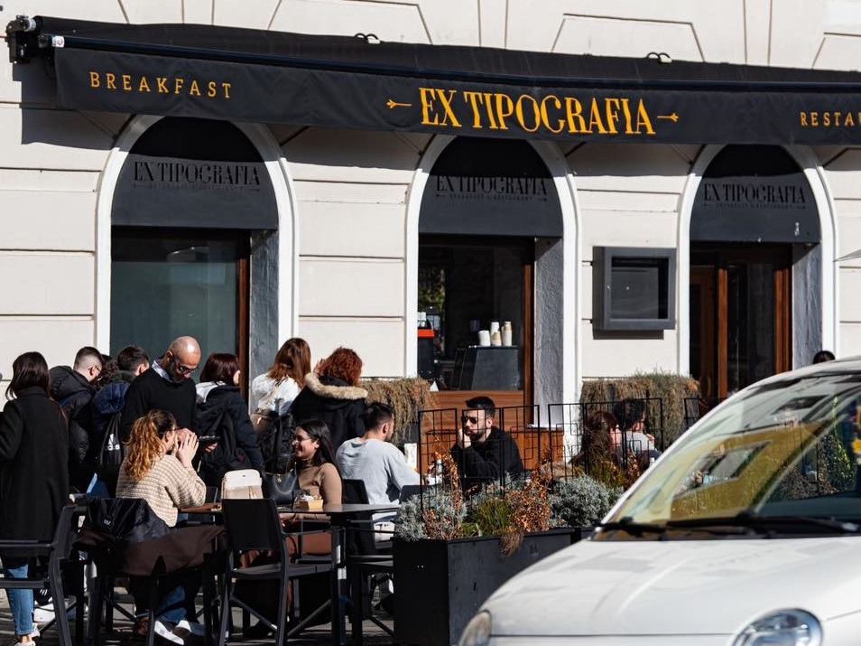 Cagliari, stangata all’Ex Tipografia: niente più tavolini all’esterno