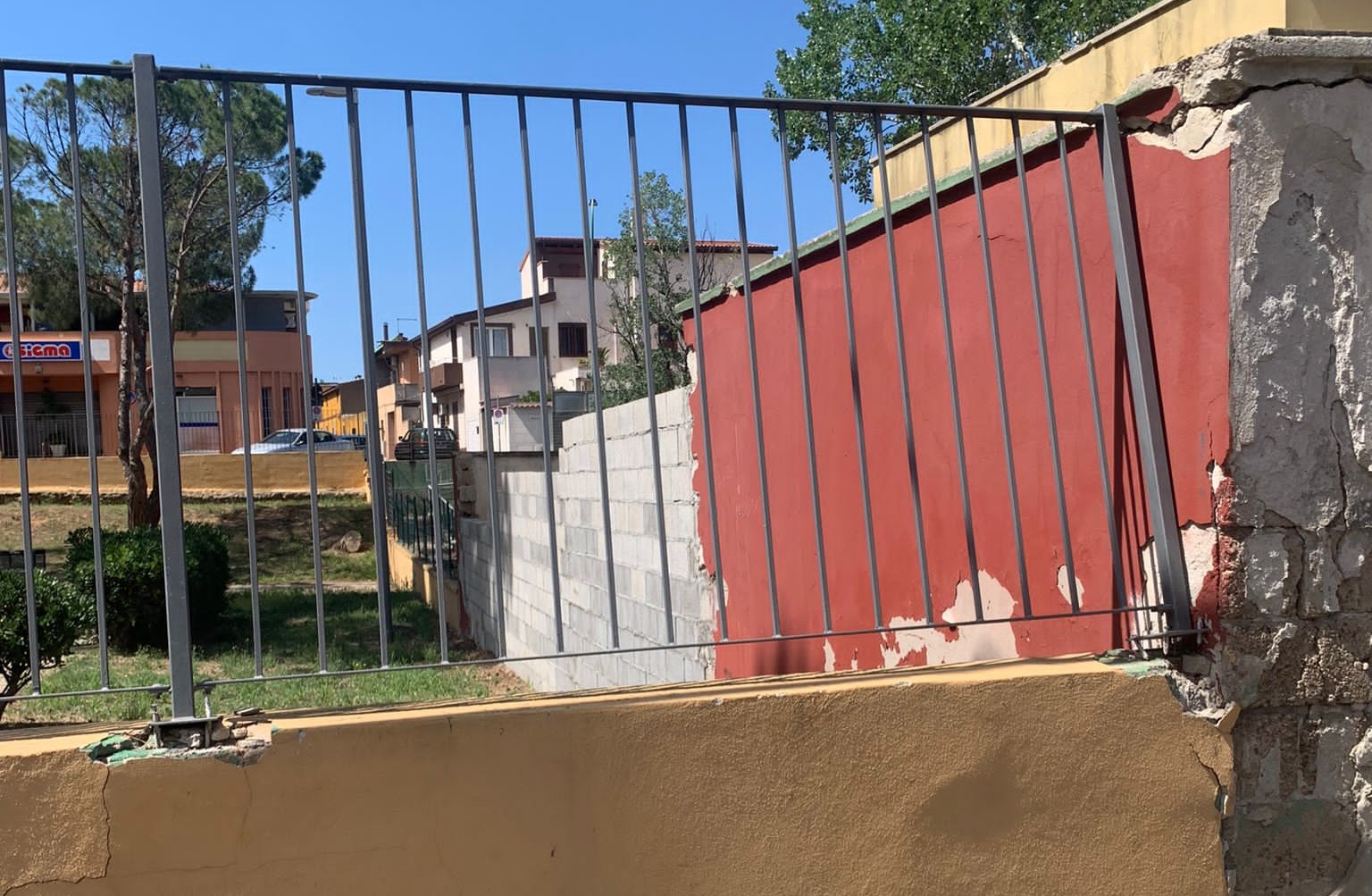 Capoterra, recinzione pericolante al Parco Liori