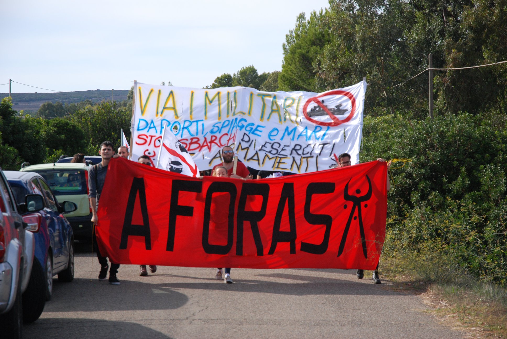 Festa della Repubblica, domani manifestazione al Poetto contro le basi militari e la speculazione energetica in Sardegna