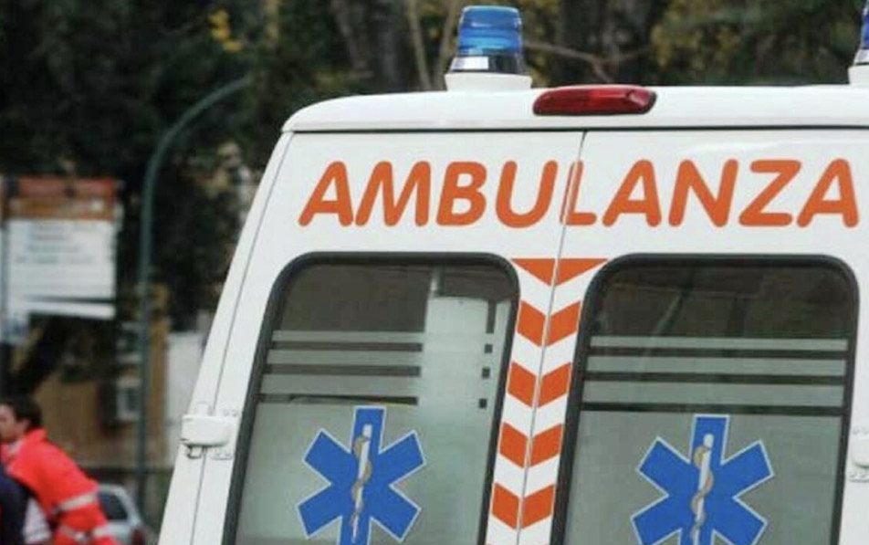 Bimba di un anno dimenticata in auto dal papà muore di caldo