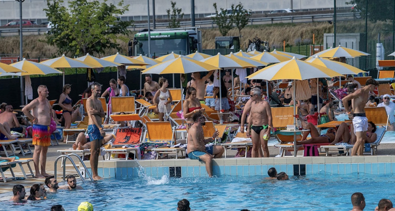 Tragedia a Imola, bimba di 5 anni muore annegata in piscina