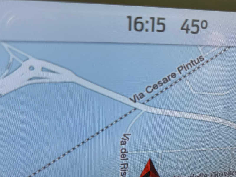 Cagliari, ondata di caldo record: 38 gradi alle 16 ma nelle auto parcheggiate si raggiunge quota 45 gradi