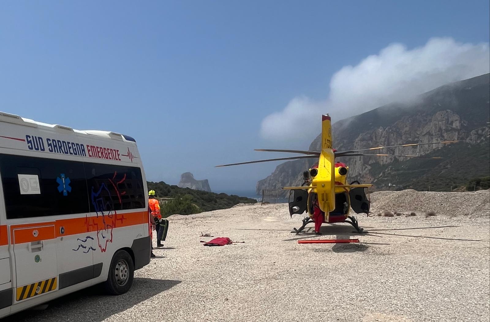 Masua, infarto in mare: salvato da un soccorritore a bordo di un gommone
