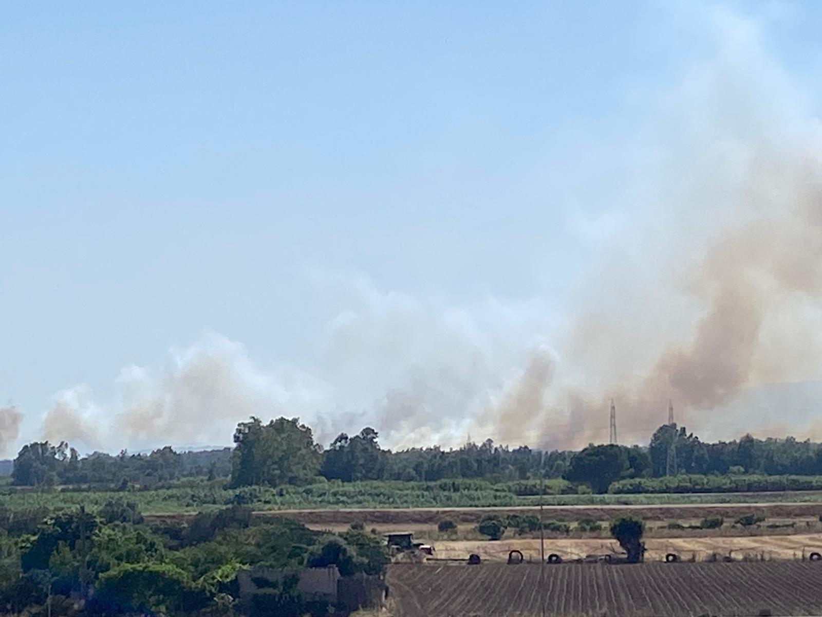 Pomeriggio di fuoco nel Campidano: incendi a San Gavino, Serramanna, Villasor e Gesico