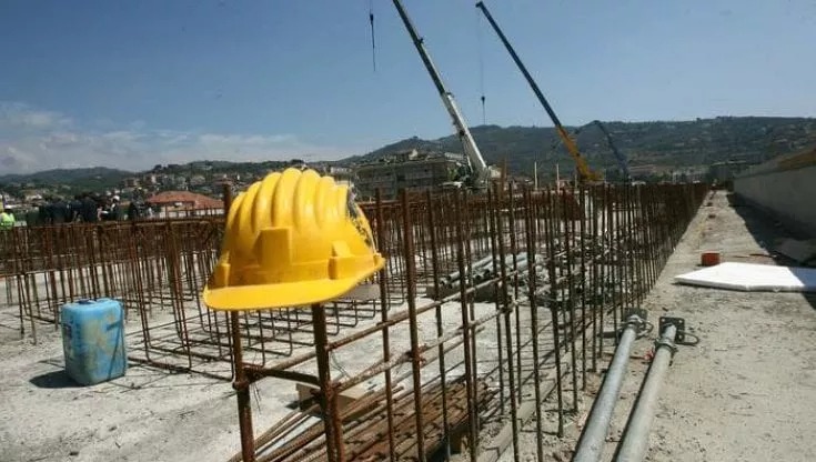 Troppi morti nei cantieri, la Cgil alla Todde: “In Sardegna stop al lavoro nelle ore più calde”
