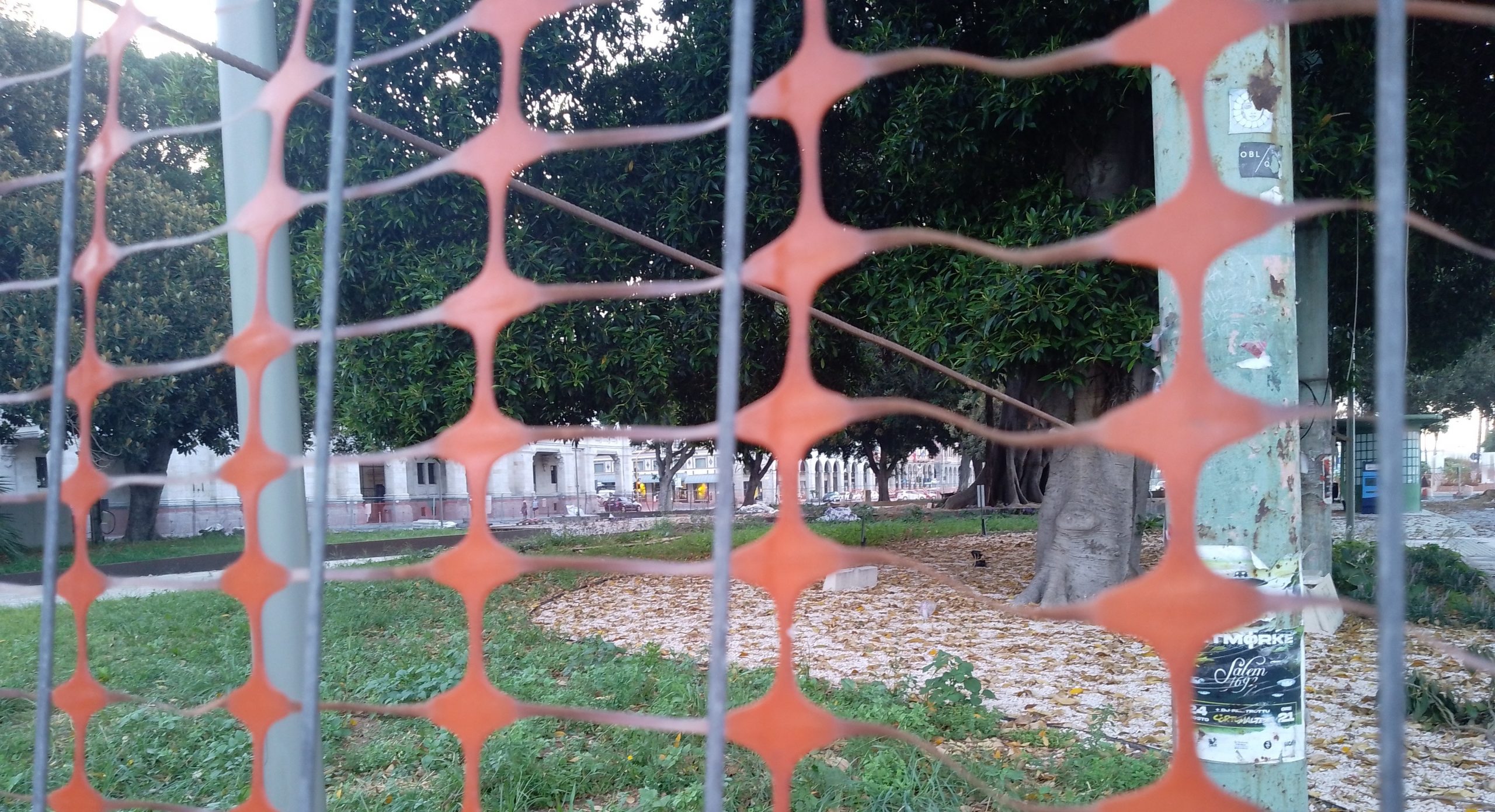 Cagliari, piazza Matteotti ancora off-limits: disagi per i tanti viaggiatori