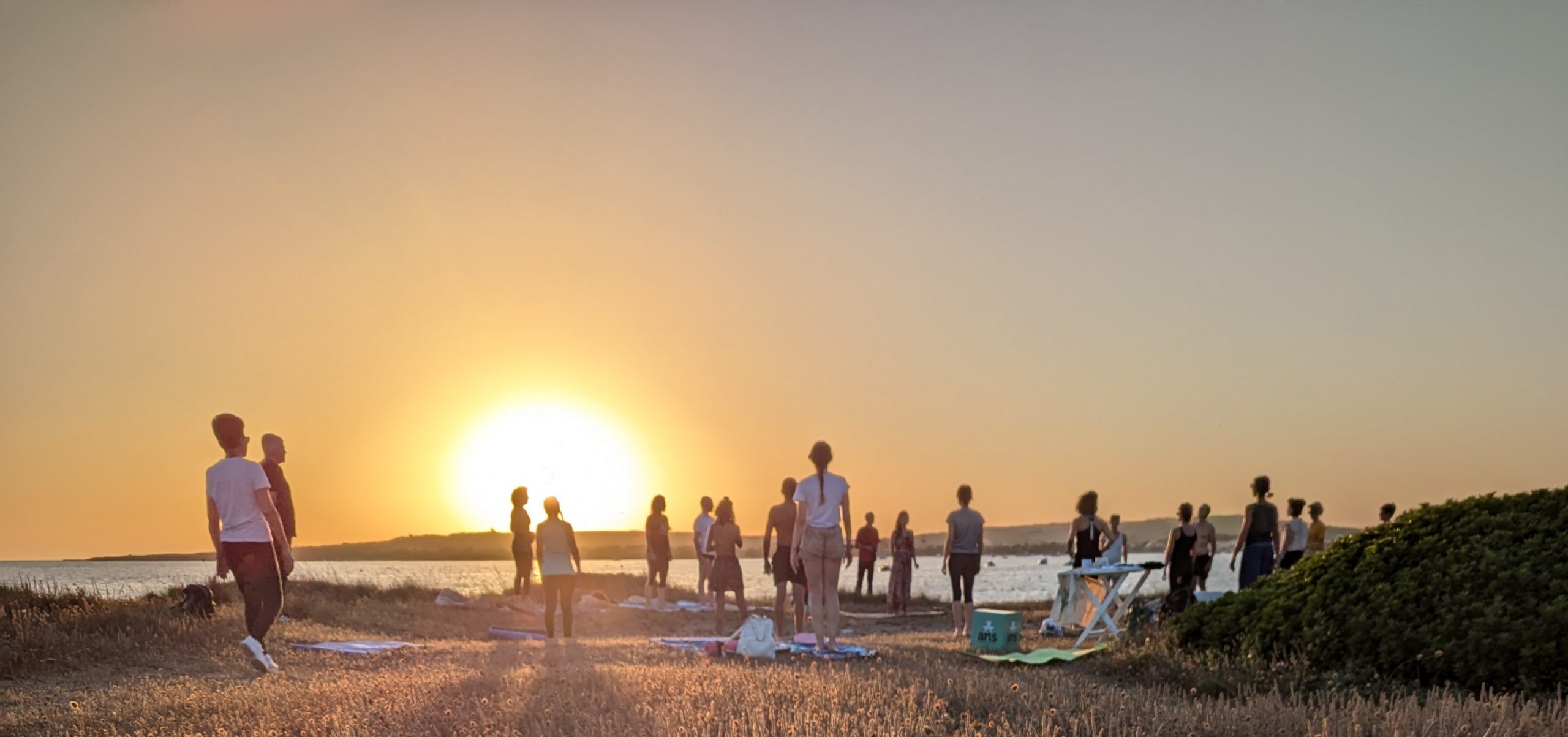 Yoga in sardo? È possibile: a Putzu Idu Assemblea Natzionale Sarda ha organizzato la prima lezione in limba