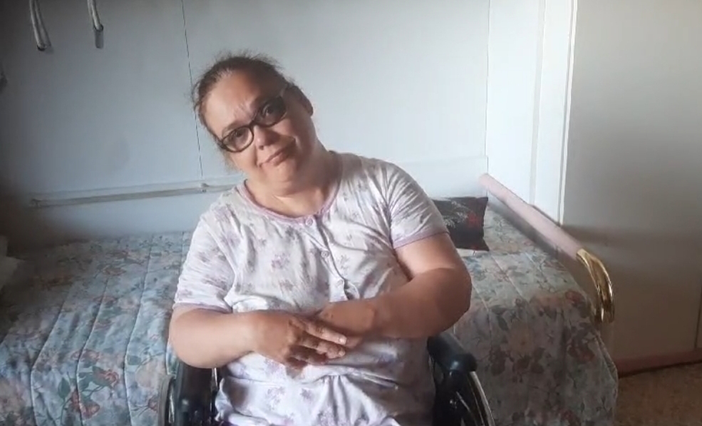 Cagliari, mare “proibito” per i disabili: “I bagnini non ti aiutano a entrare in acqua perché temono denunce”