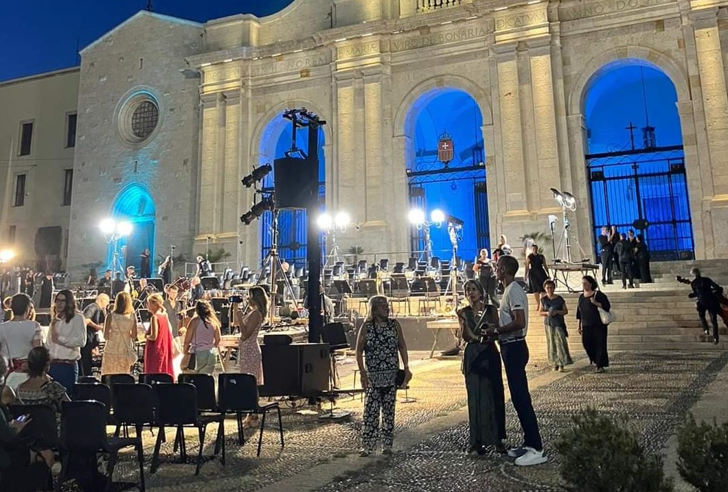 Cagliari, concerto del Lirico a Bonaria annullato all’ultimo momento: centinaia di persone costrette a tornare a casa