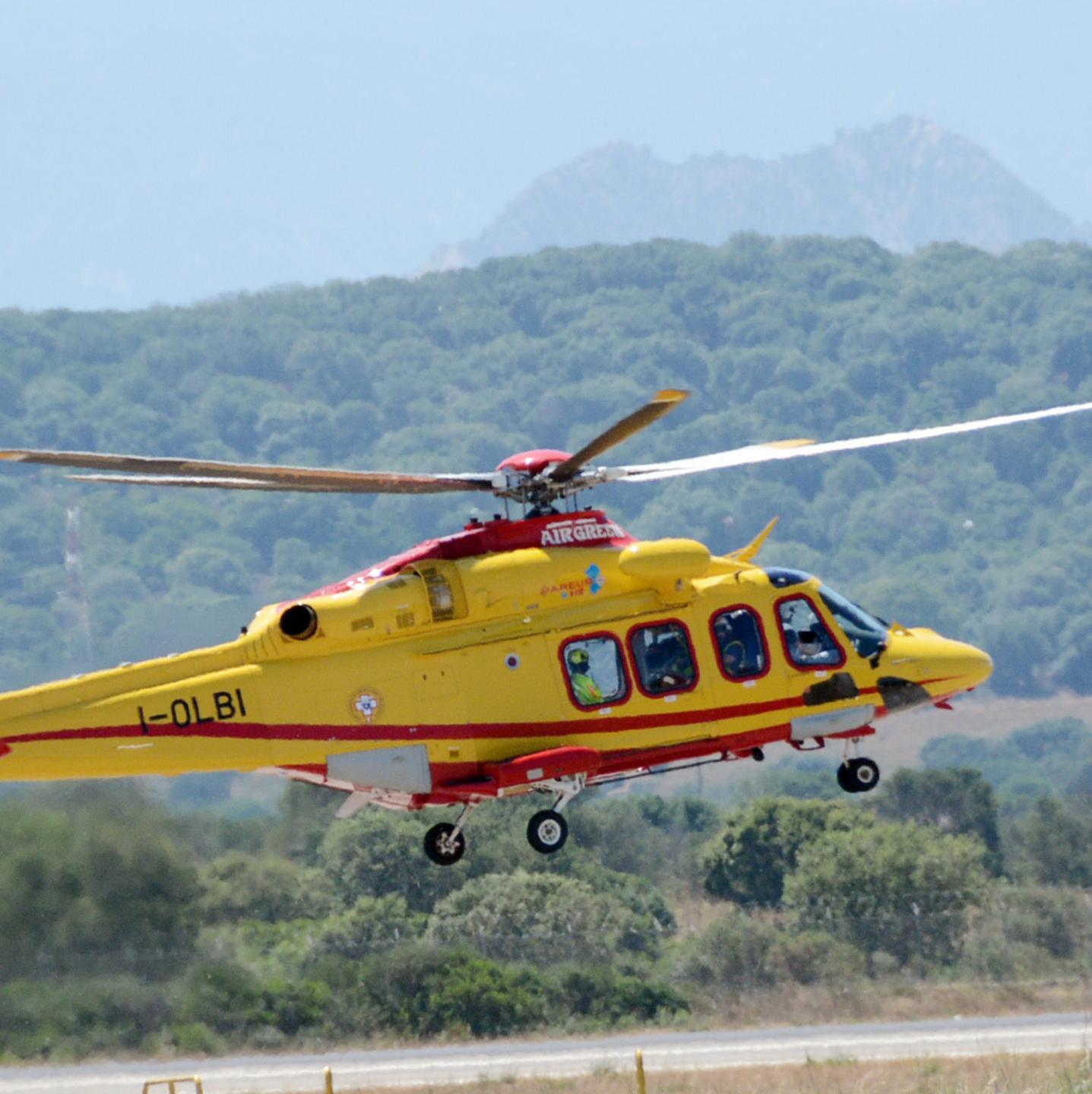 Si accascia in spiaggia a Buggerru, inutili i soccorsi: un 47enne muore davanti ai bagnanti