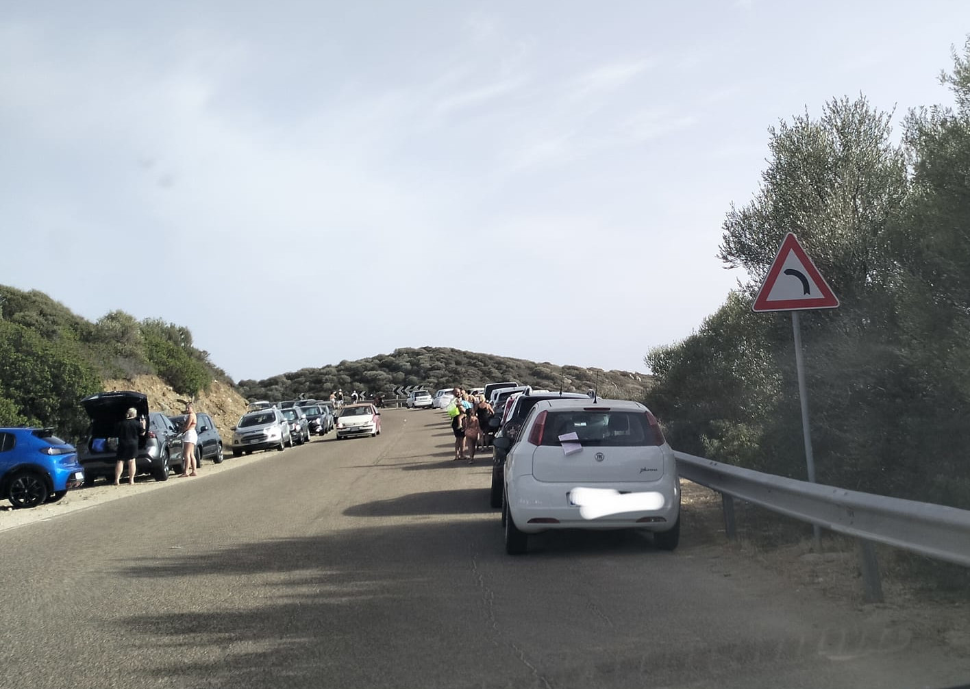 Quartu, l’estate infinita dei cafoni sulla litoranea e a Mari Pintau: strage di multe