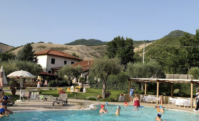 Bimbo di 13 anni muore nella piscina di un agriturismo