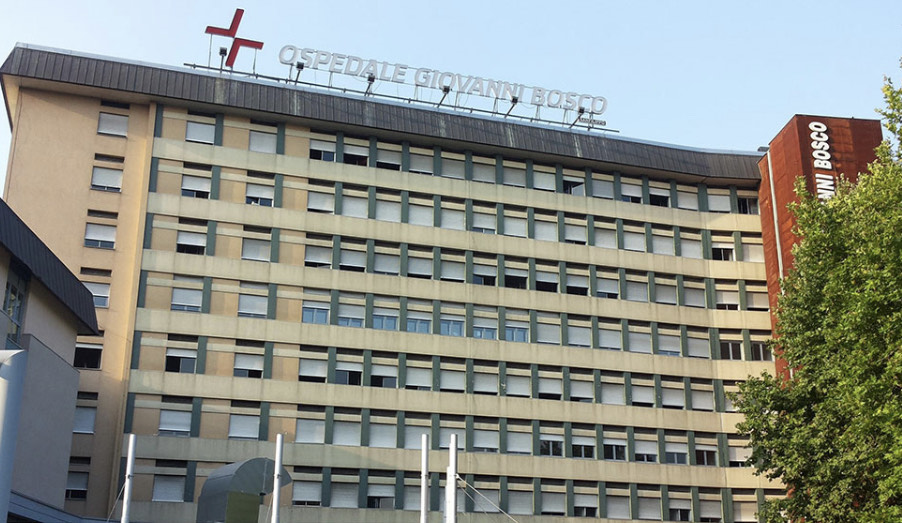 Bimba di 2 anni investita e uccisa nel parcheggio dell’ospedale: doveva fare visita a un parente con la madre