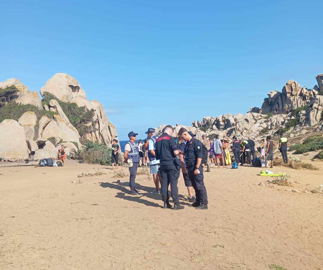 Blitz dei carabinieri nella Valle della Luna: stanati decine di campeggiatori abusivi, fioccano multe da capogiro