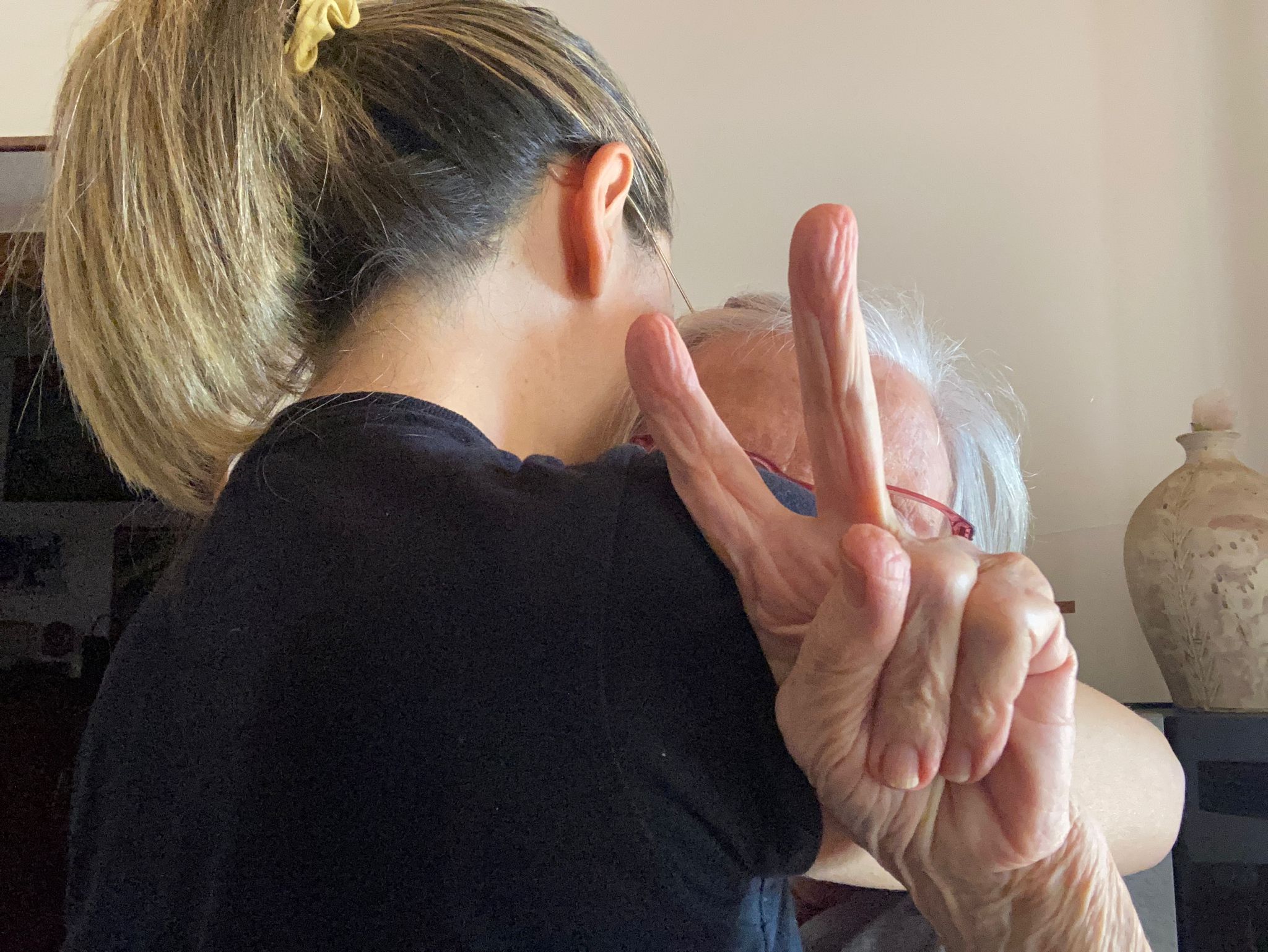 Assemini, finti carabinieri beffati da una 79enne: “Volevano soldi ma non ci sono cascata”