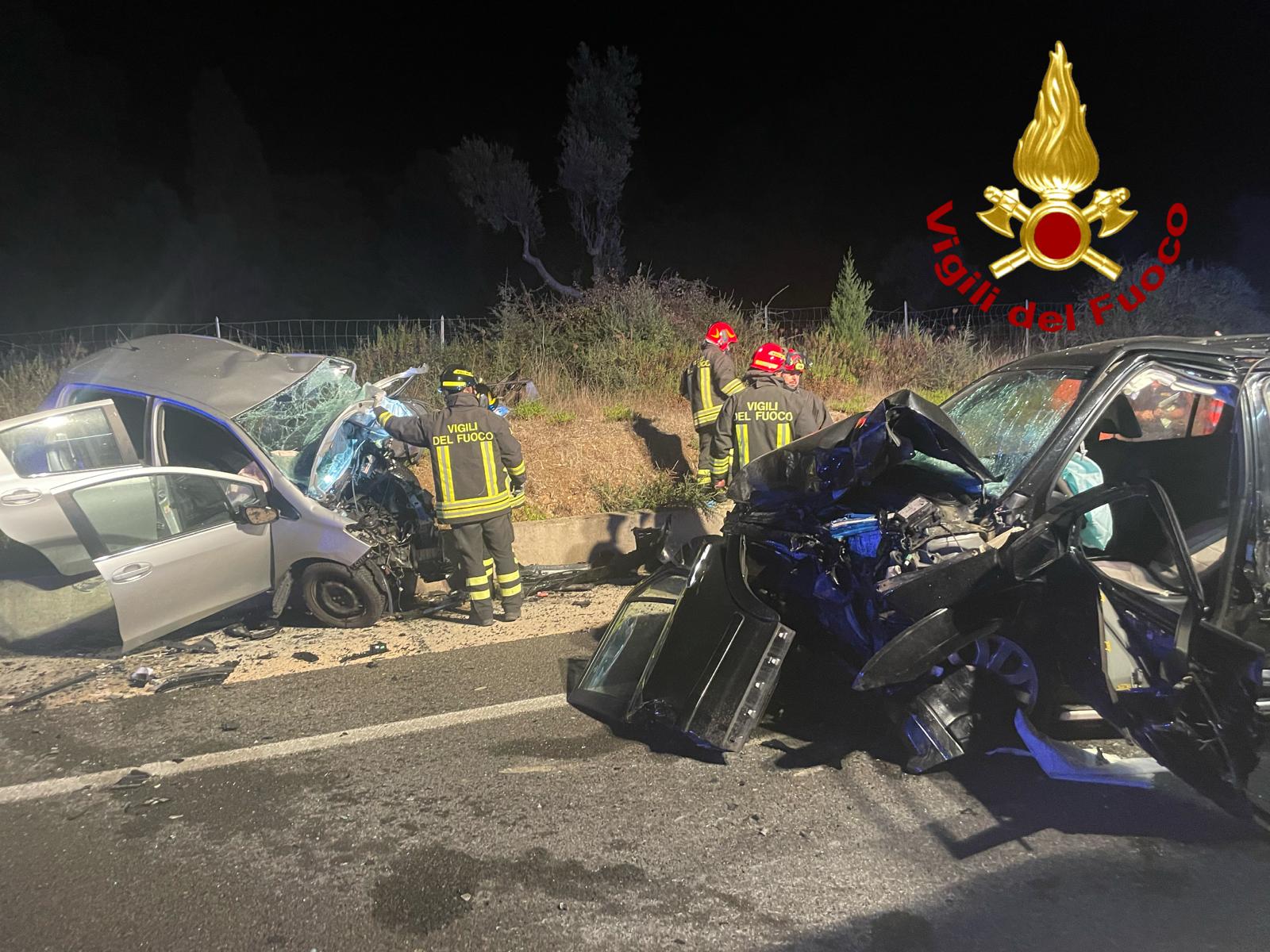 Violento schianto sulla Ss 291, 5 feriti: una ragazza di Sassari in gravi condizioni