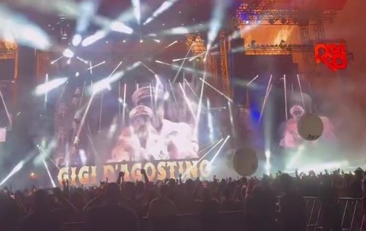 Il Capitano infiamma il Red Valley: migliaia di persone in festa, ferragosto con Gigi D’Agostino