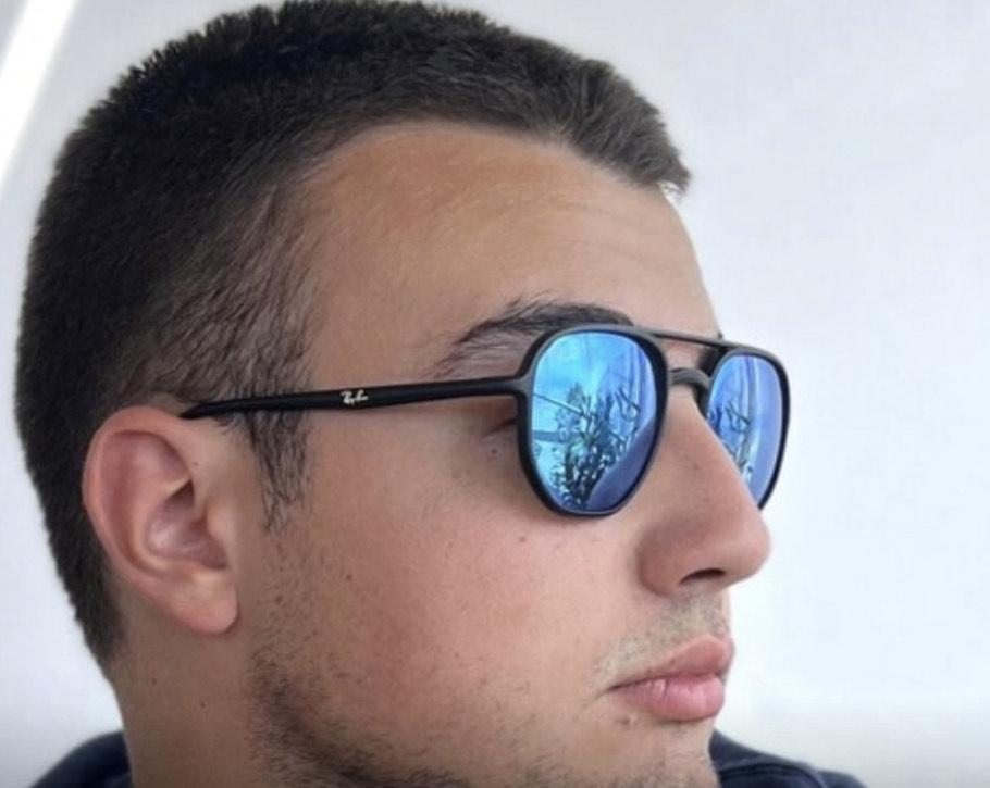 Si sente male mentre fa il  bagno in piscina, Alberto muore a 22 anni: il dramma in questa domenica di agosto