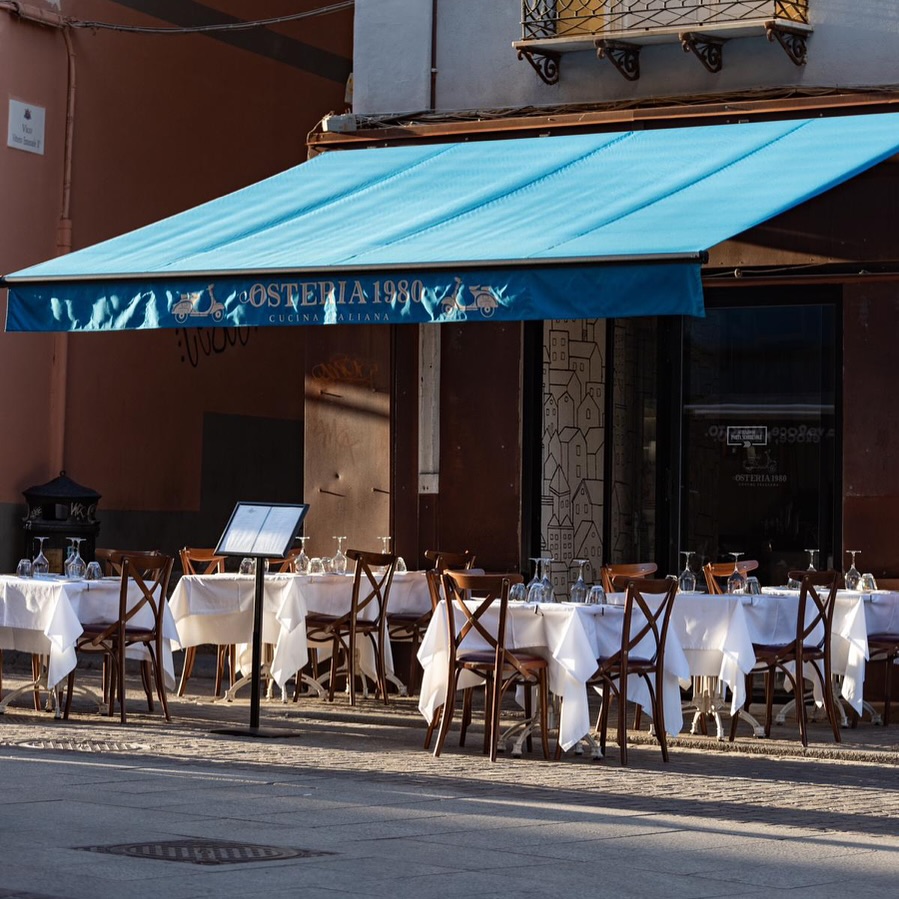 Cagliari, stangata del Comune a un ristorante del Corso: niente tavolini fino al 2026