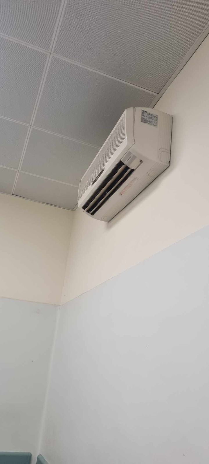 Santissima Trinità, caldo record e attese estenuanti al pronto soccorso: “Persone in attesa da ben 12 ore”