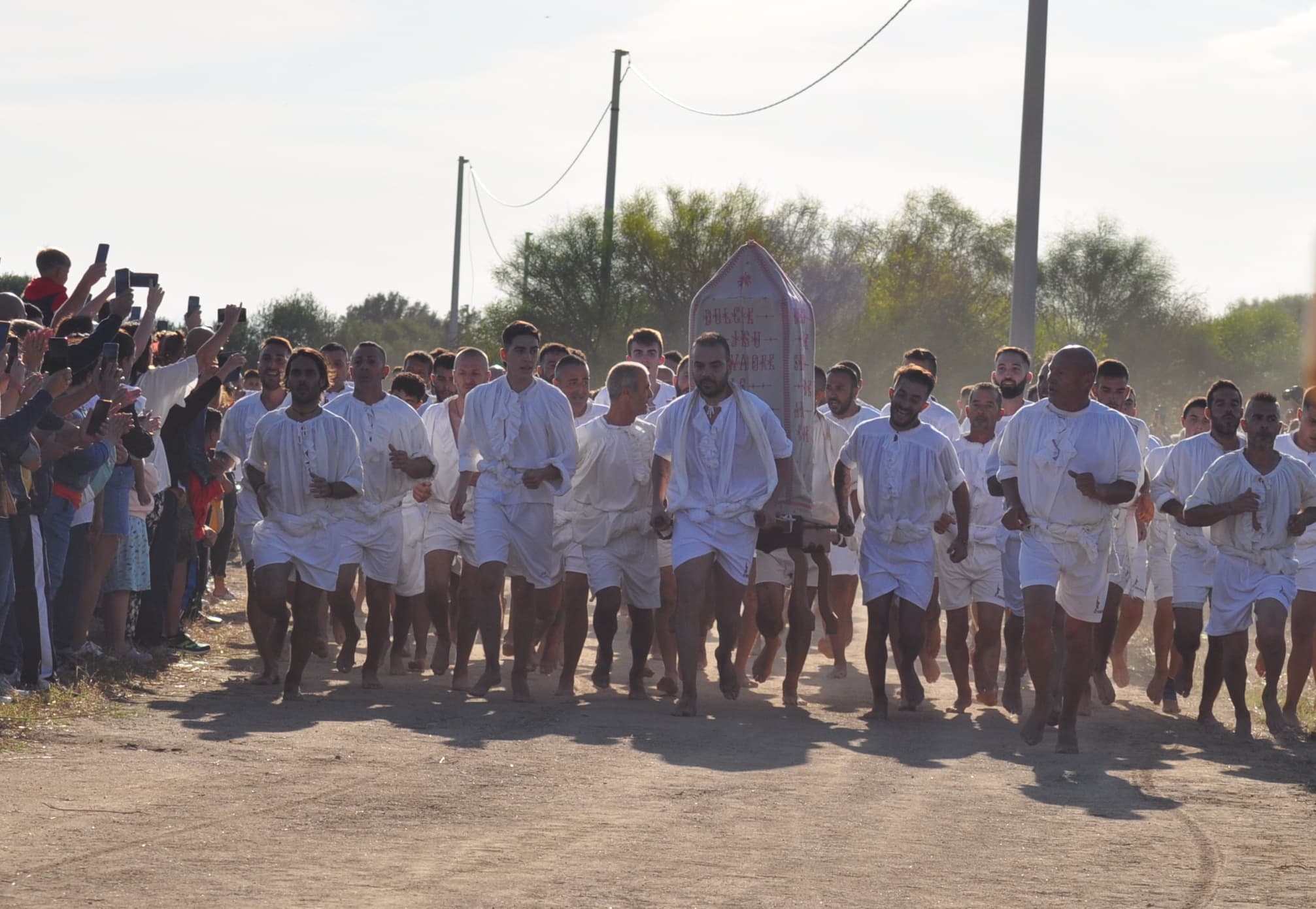 Cabras, le polverose strade del Sinis nuovamente palcoscenico della Corsa degli Scalzi