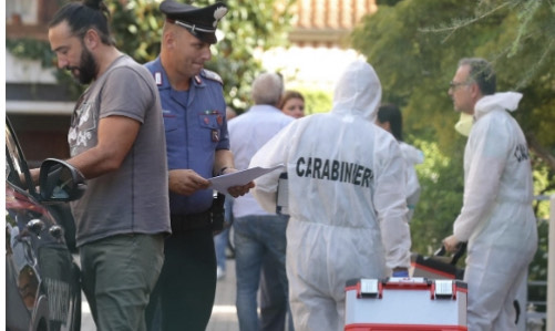 Uccide la moglie malata annegandola nella vasca da bagno, il nipote: “Viveva per lei”