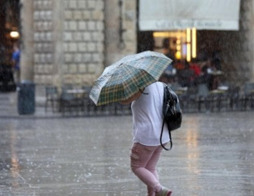 Meteo Casteddu, piogge e addio al caldo africano su tutta l’Isola: il maestrale regalerà più fresco