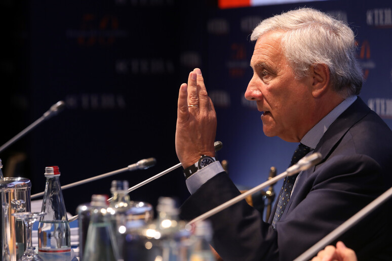 Psd’Az addio, lo storico partito dei 4 Mori sparisce ufficialmente dal consiglio regionale: passaggio in Forza Italia