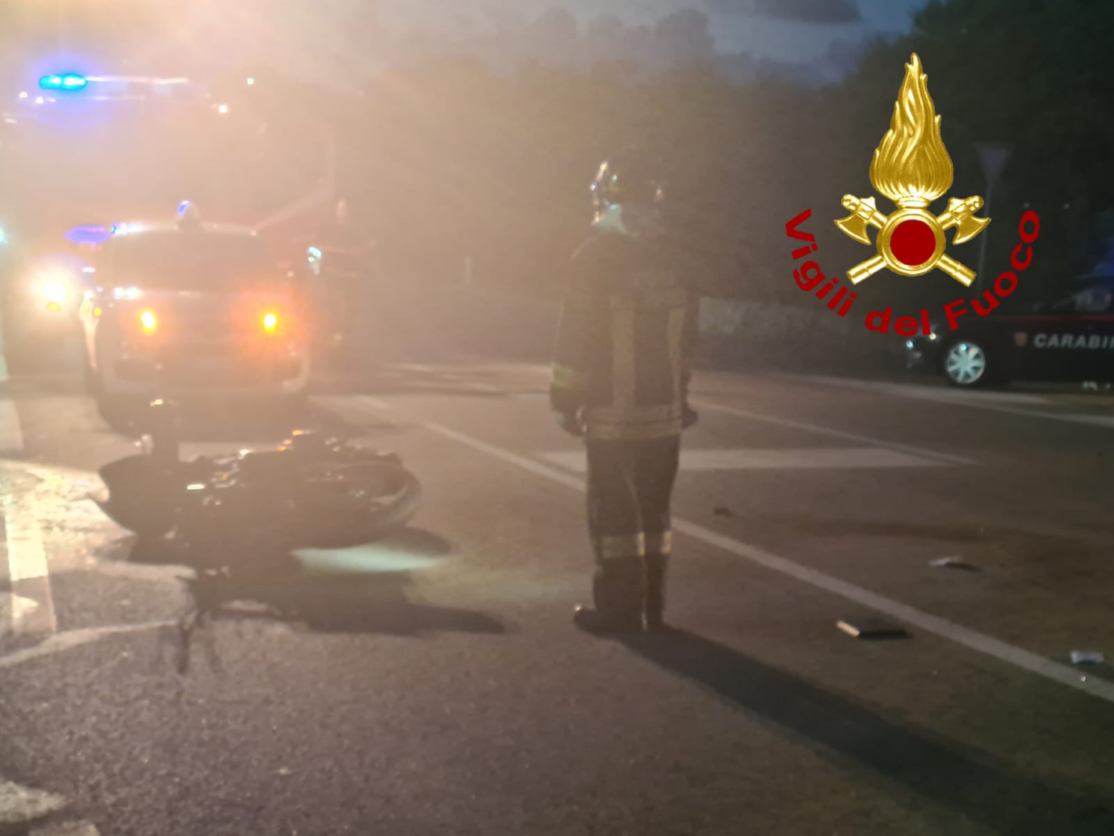 Schianto tra moto e furgone al bivio per Porto Cervo, centauro vola sull’asfalto: è in gravi condizioni