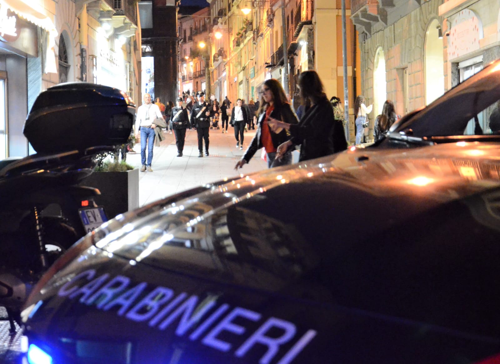 Cagliari, ruba il cellulare a una 15enne: algerino in arresto per rapina e resistenza