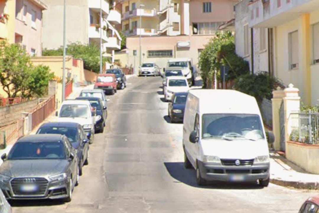 Strage familiare all’alba a Nuoro: uccide la moglie, il vicino e ferisce tre figli, due sono in fin di vita